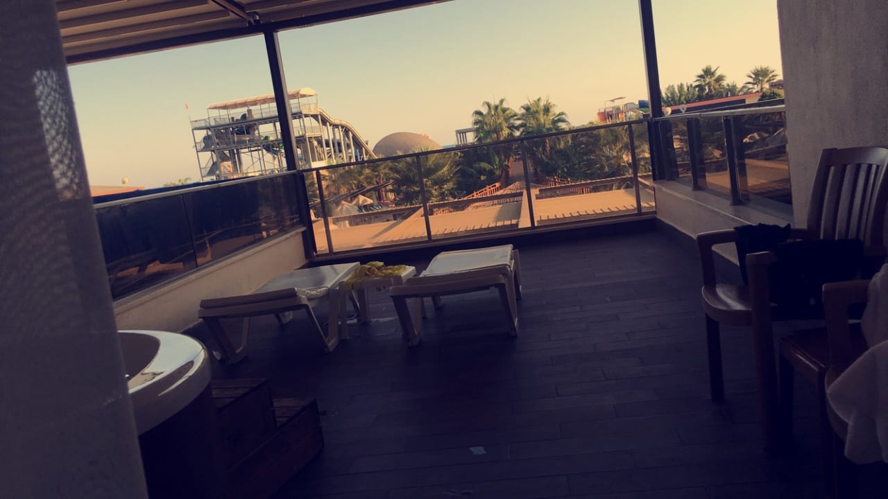 Zimmer Saturn Palace Resort Hotel