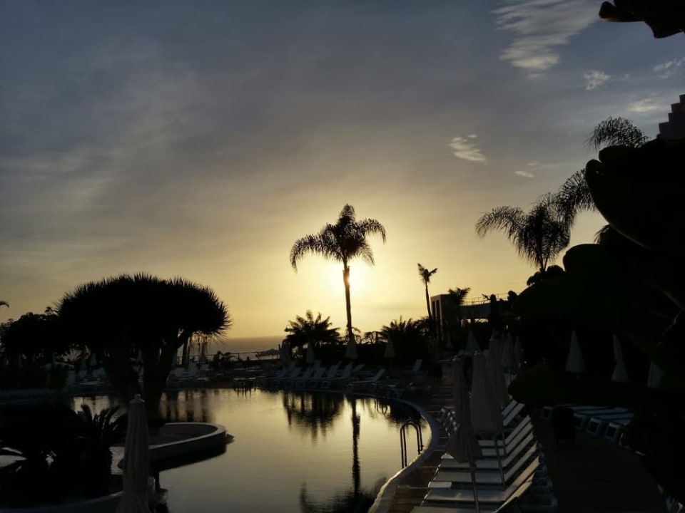 Basen o zachodzie Landmar Playa La Arena