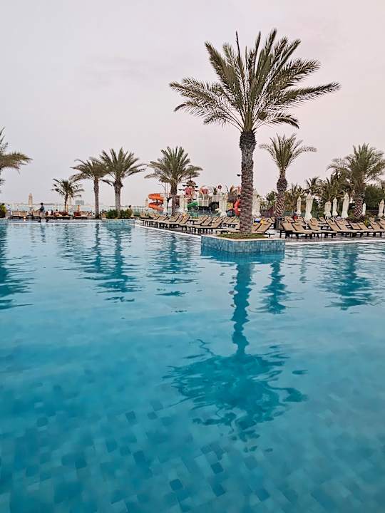 Pool DoubleTree by Hilton Resort & Spa Marjan Island