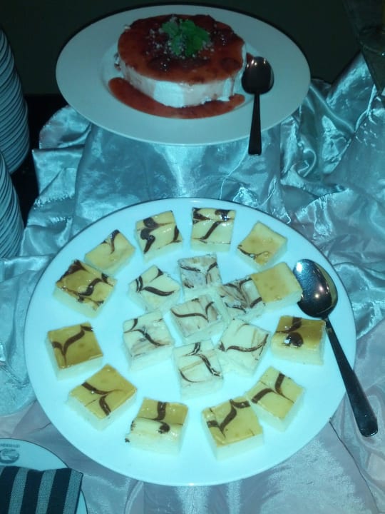 Kuchenstücke Mermaid Hotel & Club