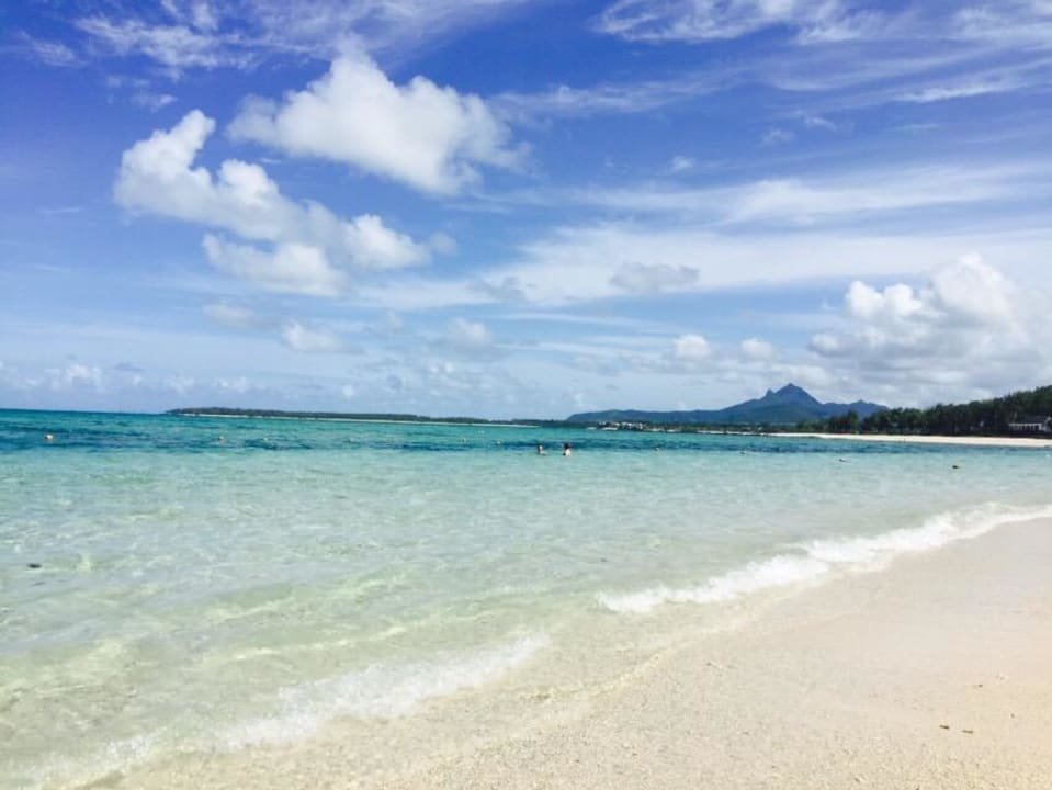 Strand Friday Attitude