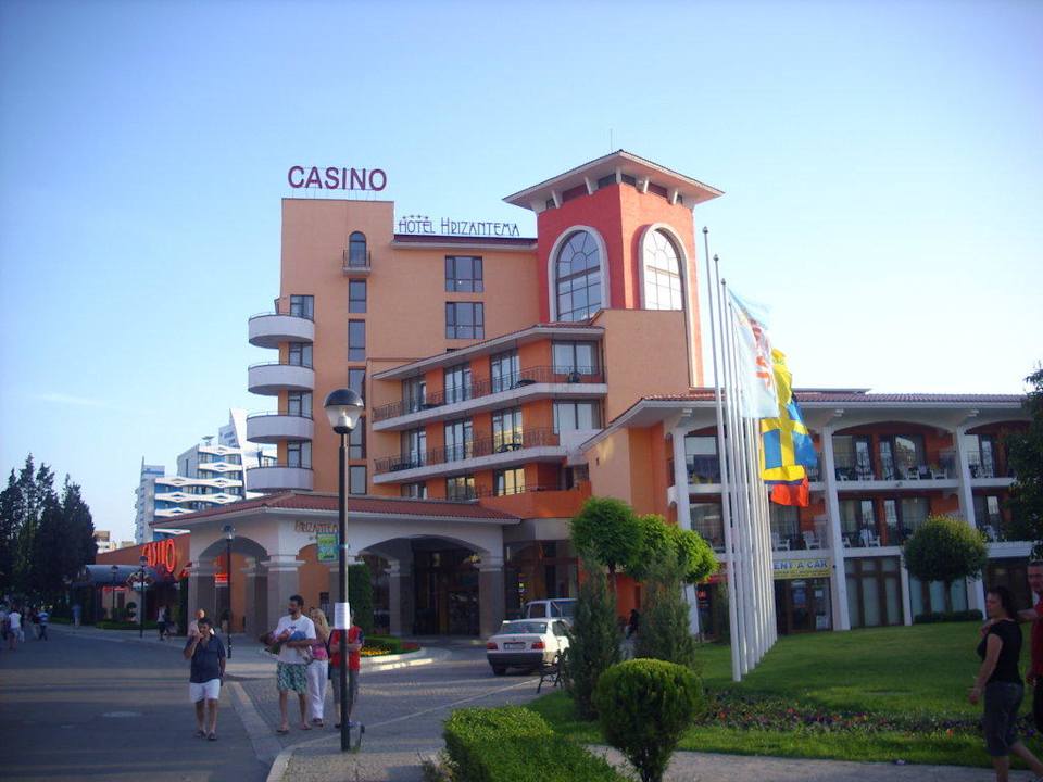 Das Hotel von vorne Hotel Hrizantema