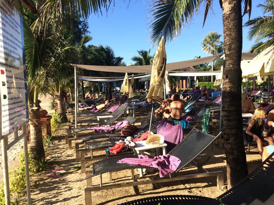 Liege an Liege Cha-Da Beach Resort & Spa