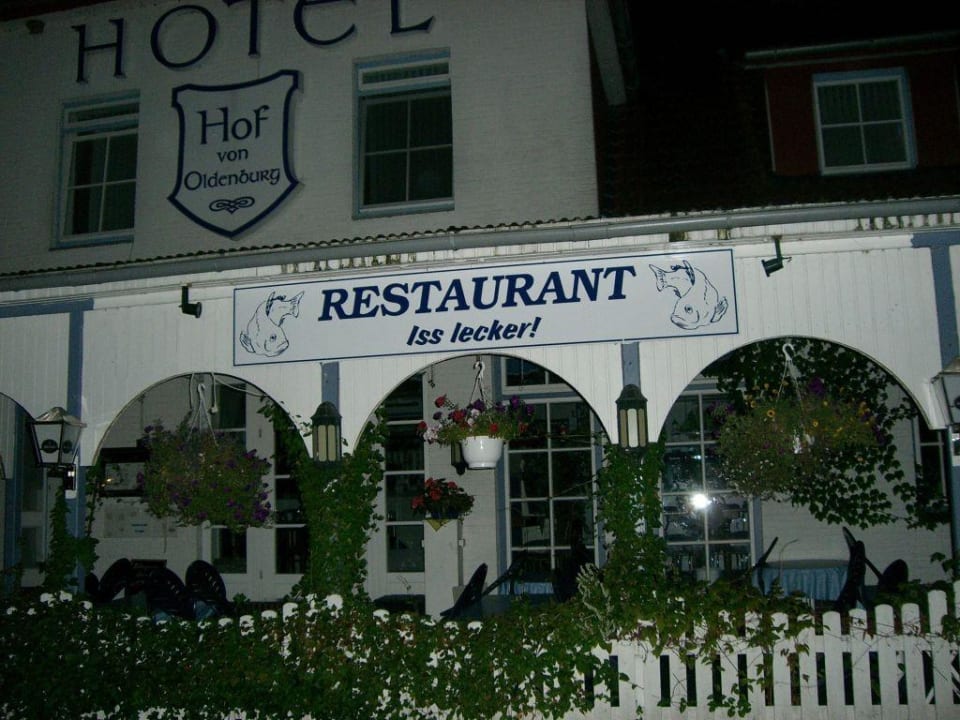 Iss Lecker/ Eingang Hof von Oldenburg