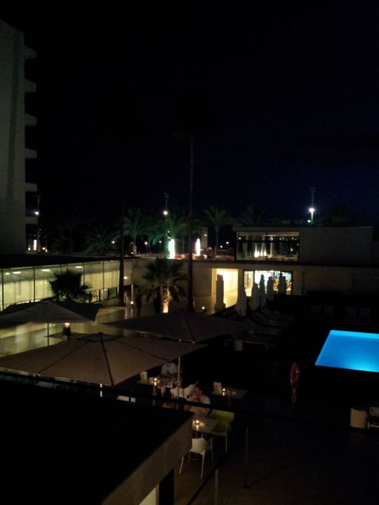 Bei Nacht Iberostar Waves Bahia de Palma