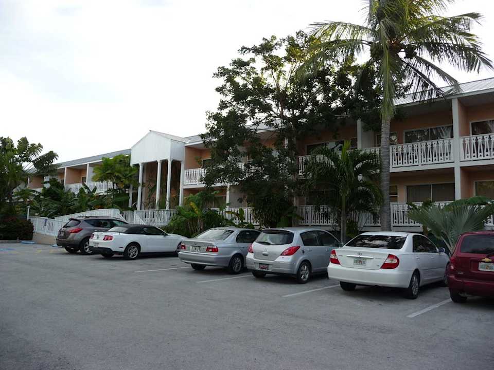 Hauptgebäude mit Parkplatz Hotel Banana Bay Resort & Marina - Key West