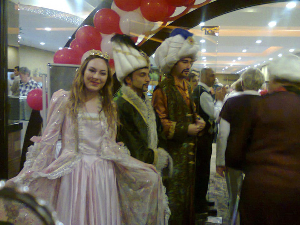 Hallo Esra, Ismail (oo8) und Murat Siam Elegance Hotels & Spa