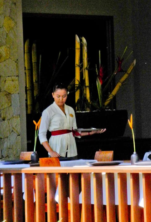 Restaurant oben Maya Ubud Resort & Spa Bali