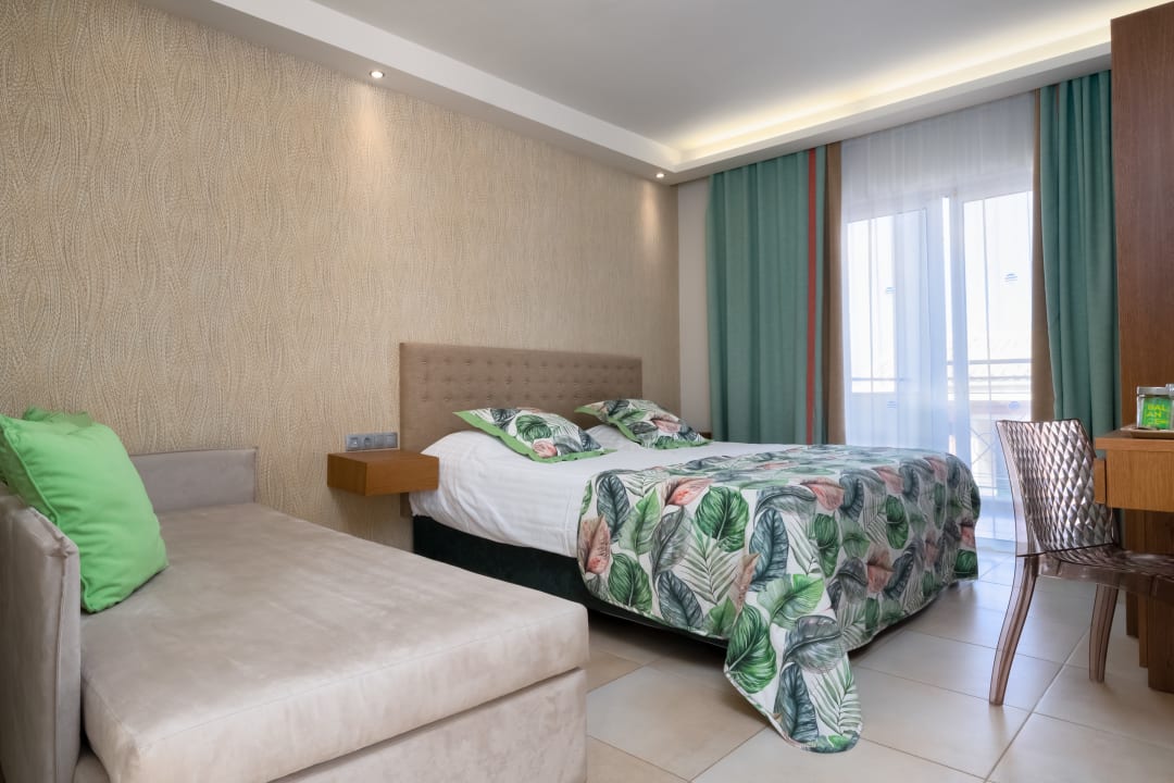 Zimmer Hotel Mareblue Beach
