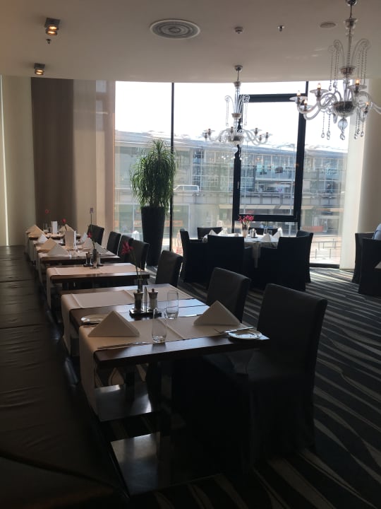Gastro Mövenpick Hotel Stuttgart Airport