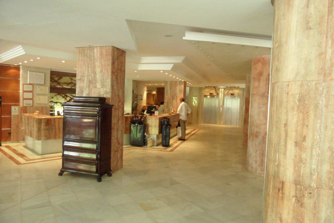 Rezeption Hotel Serrano Palace