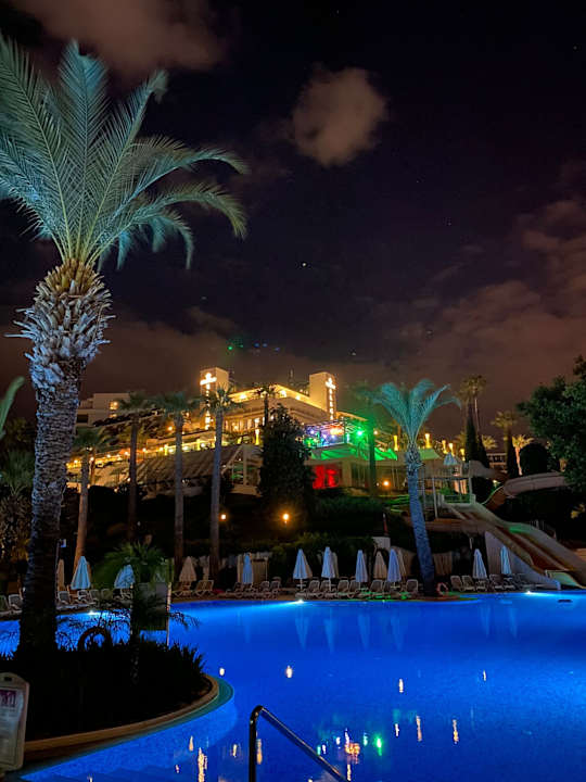 Pool Side Star Elegance