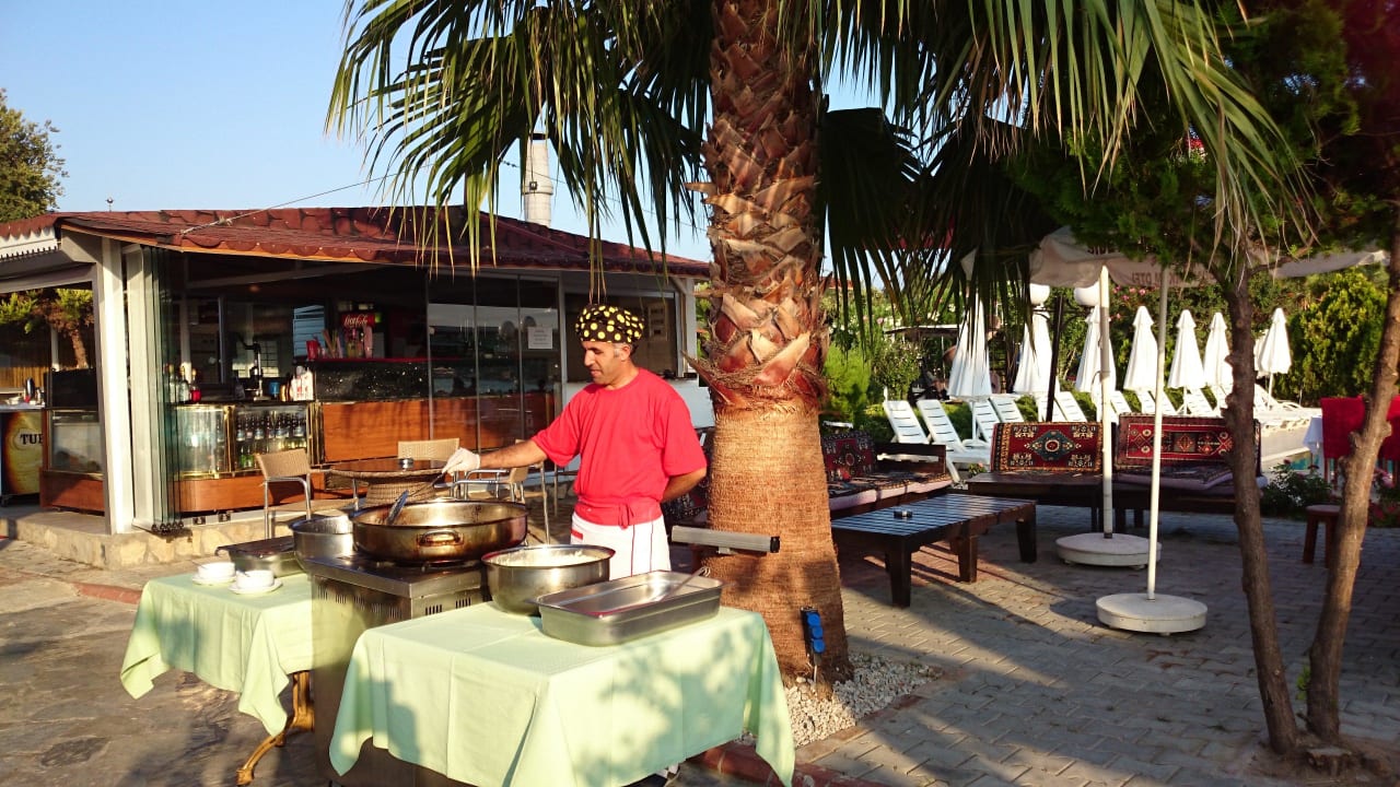 Draußen wurde auch gekocht Side Altinkum Hotel