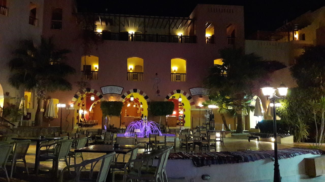 Shisha-Bar neben Freiluft-Theater Jaz Makadi Saraya Resort
