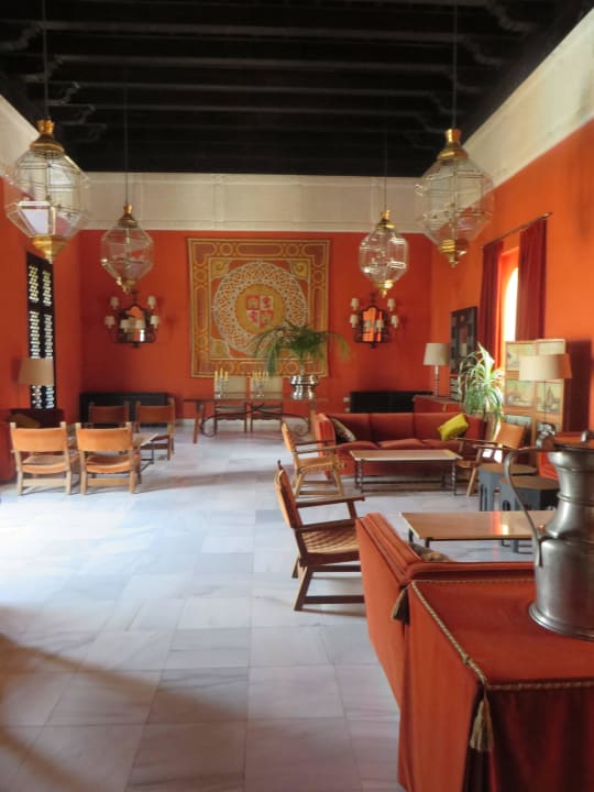 Sehr gediegen und imposant Hotel Parador de Carmona