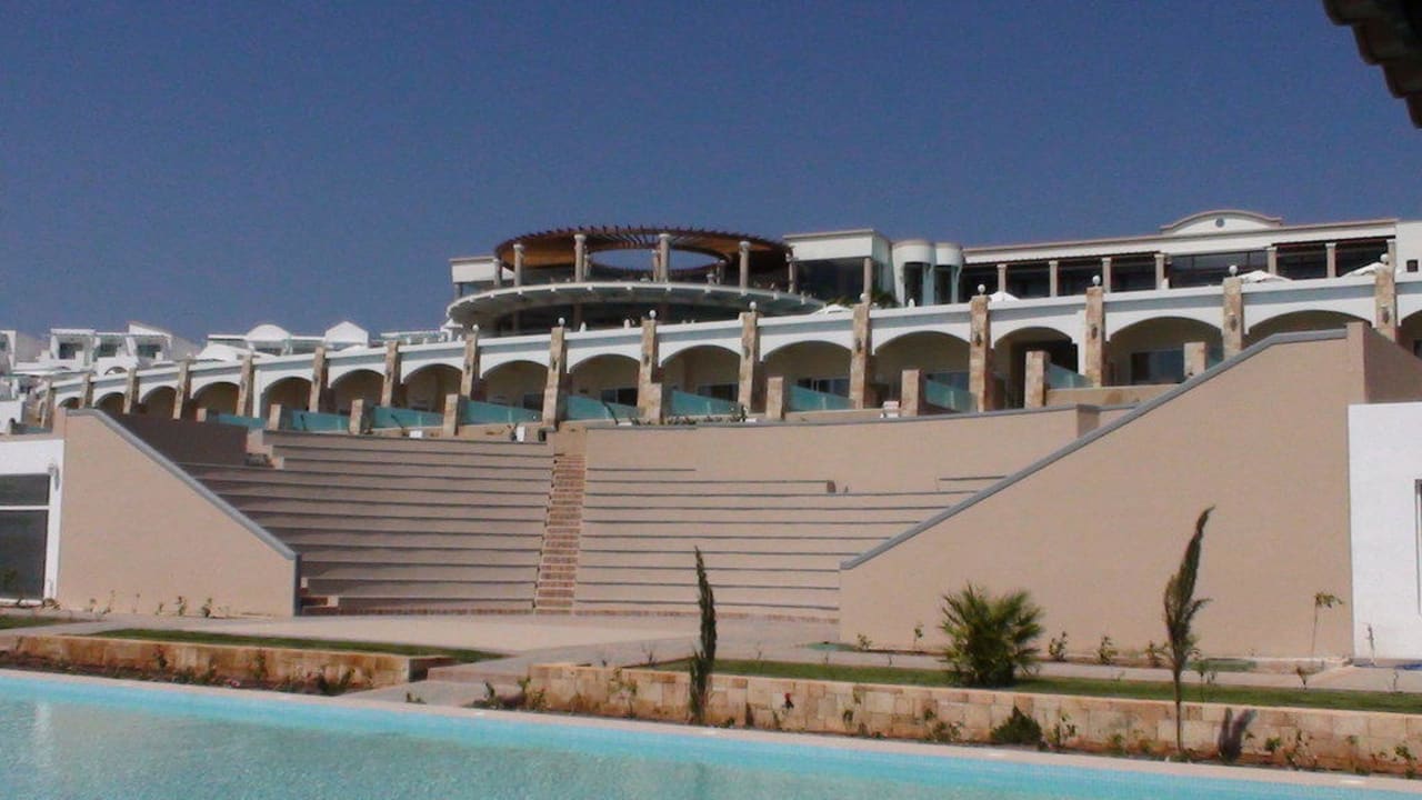 Freiluftbühne Atrium Prestige Thalasso Spa Resort & Villas