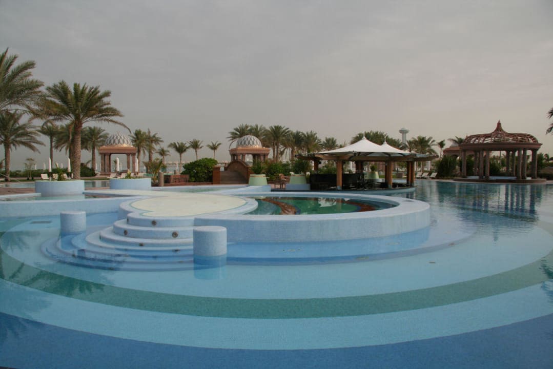 Emirates Palace, Pool am „east wing“ Emirates Palace Mandarin Oriental