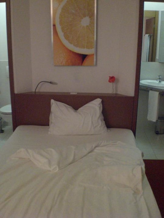 Doppelbett Hotel Orange Wings Krems
