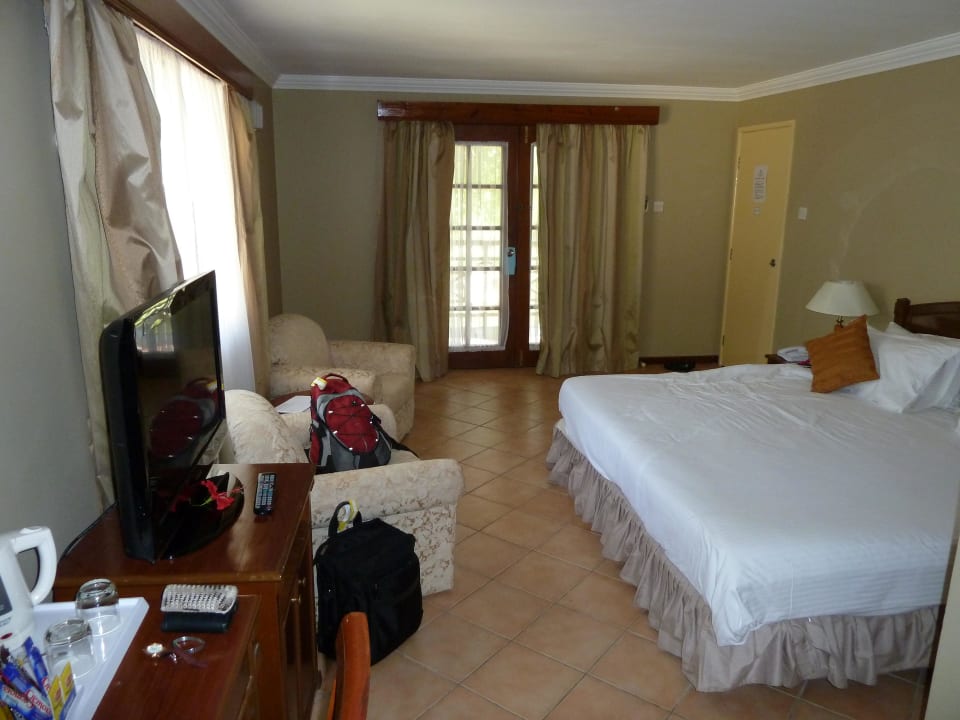 Blick ins Zimmer 310 Berjaya Beau Vallon Bay Resort & Casino