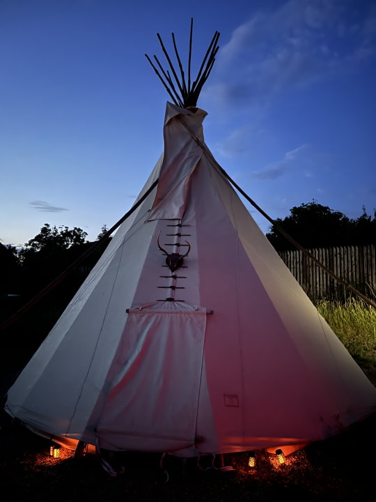 Außenansicht Teepee Camp Lounky