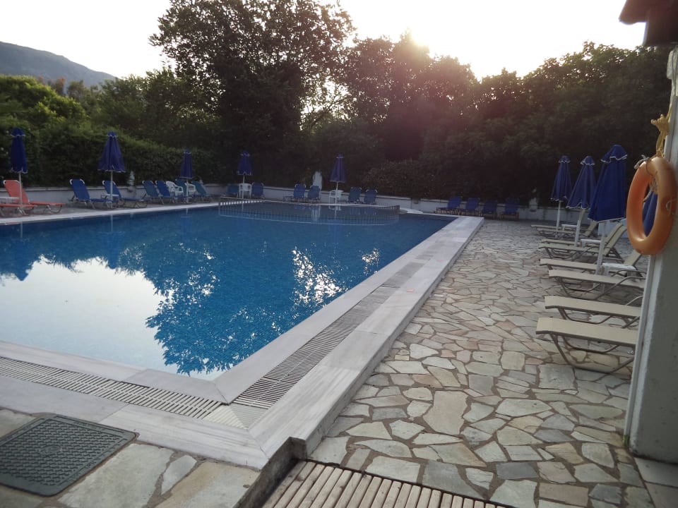 Pool Hotel Ipsos Beach