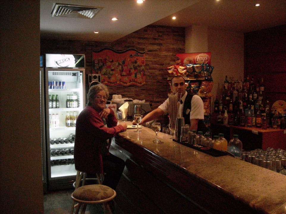 Eine von mehreren Bars Hotel Borjana