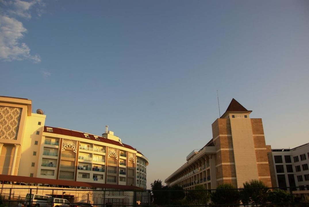 Von der Strasse aus 23.5. Side Prenses Resort & Spa