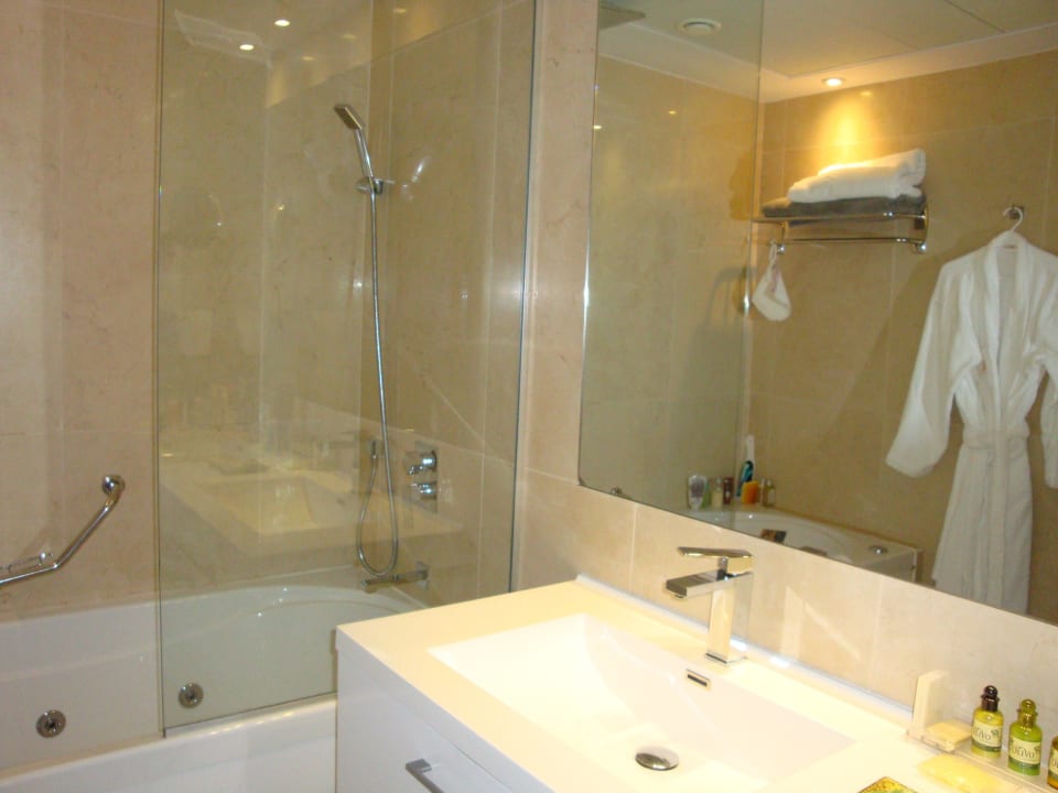 Badezimmer Adams Beach Hotel