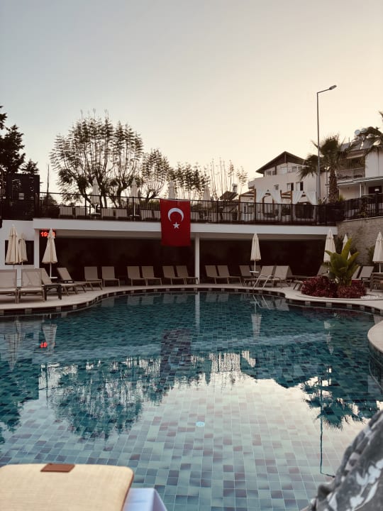 Pool Side Zeugma Hotel - Adult Only 16 Plus