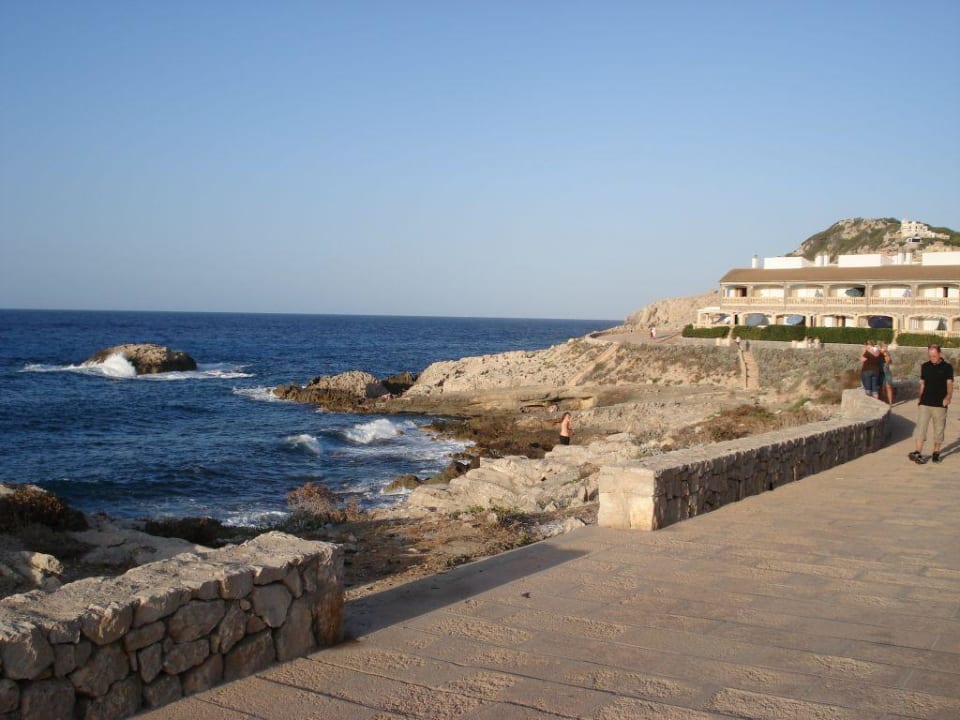 Weg zum Strand Hostel Alcina