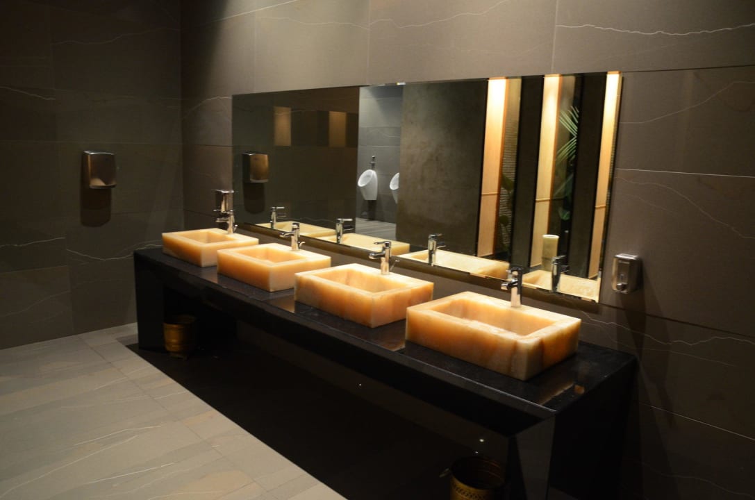 Schöne und saubere Toiletten in der Lobby Hotel Riu Palace Tikida Agadir