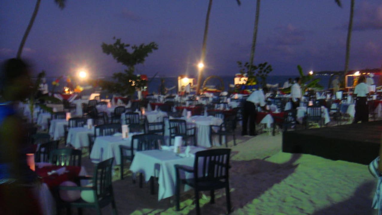 Strandbüffet sehr romantisch Punta Cana Princess All Suites Resort & Spa