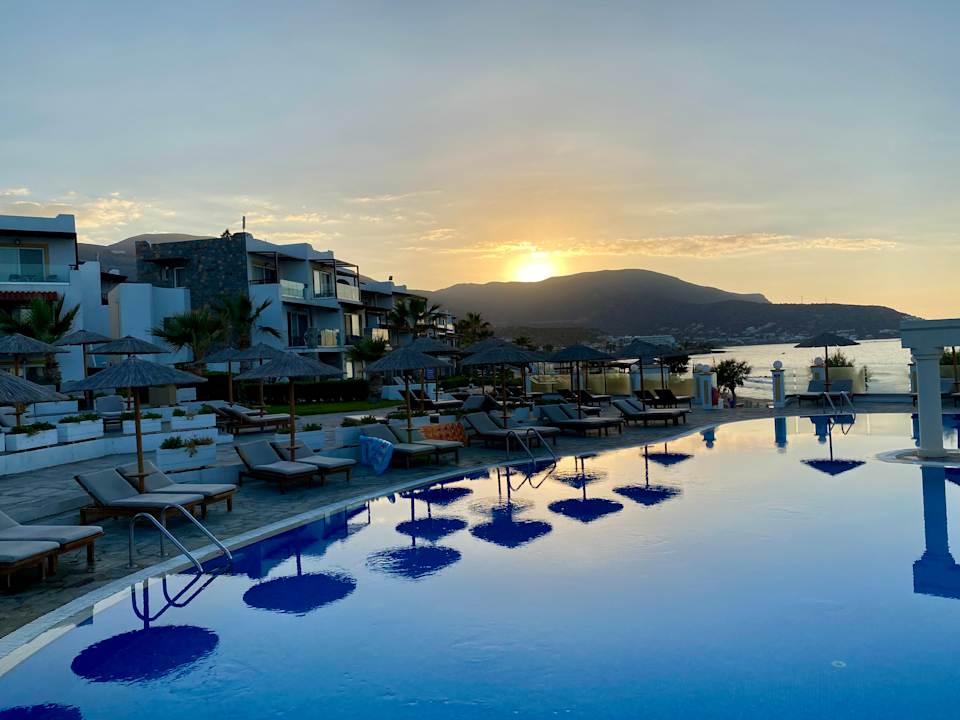 Außenansicht Alexander Beach Hotel & Village Resort