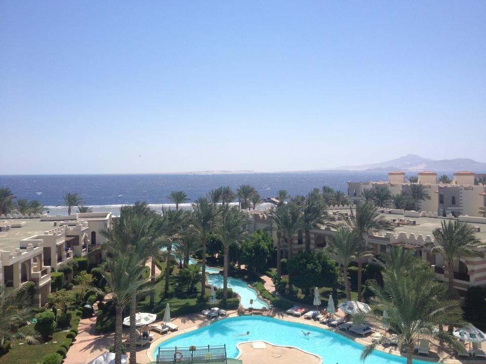 Baseny i ogród Rehana Royal Beach Resort Aqua Park & Spa