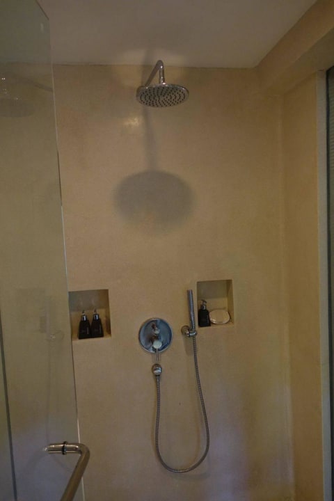 Dusche mit wunderbaren Duschmitteln Anantara Rasananda Koh Phangan -  Villas