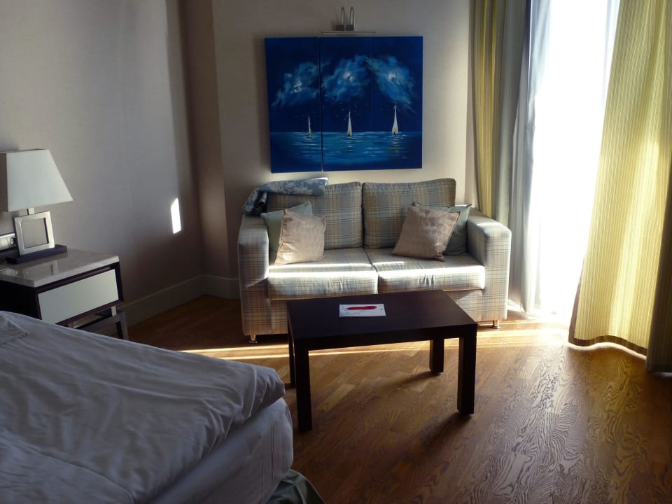 Sitzeche des Doppelzimmers Ramada Plaza by Wyndham Antalya