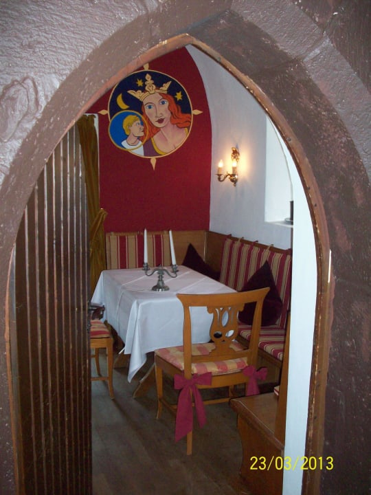 Hier kannman gemütlich sitzen Burghotel Trendelburg