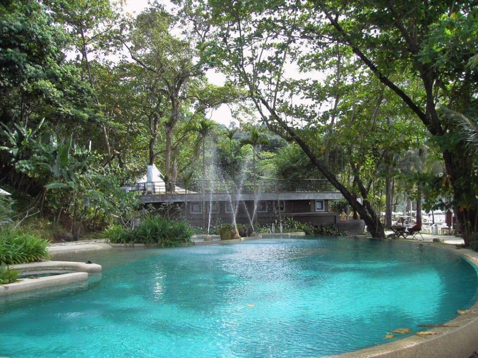 Einer der fünf Pools Moracea by Khao Lak Resort
