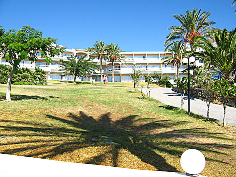 Gartenanlage, Blick auf Hotelbereich Rodos Princess Beach Hotel & Spa
