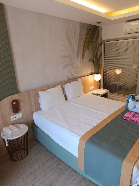 Zimmer Side Breeze Hotel