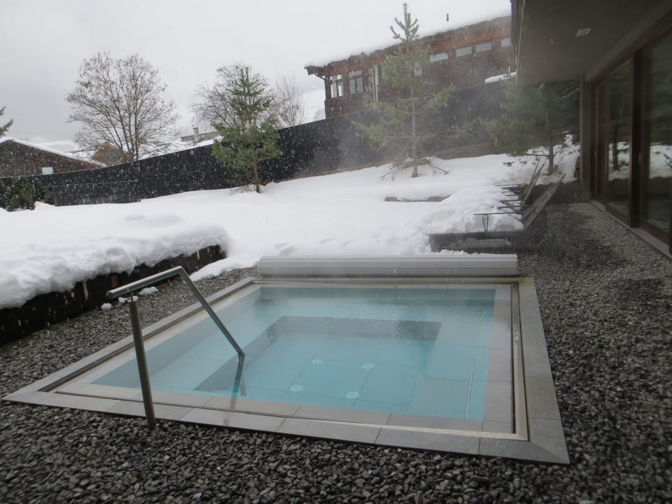 Jacuzi MONTAFON Lodge Hotel und SPA