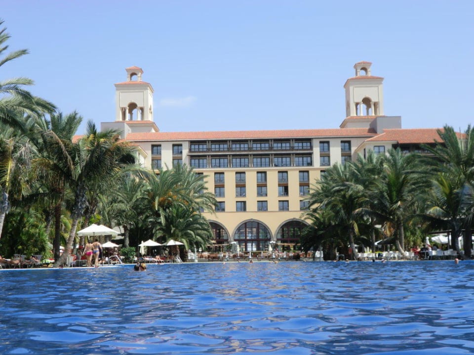 Blick auf das Hotel vom Pool aus Lopesan Costa Meloneras, Resort & Spa