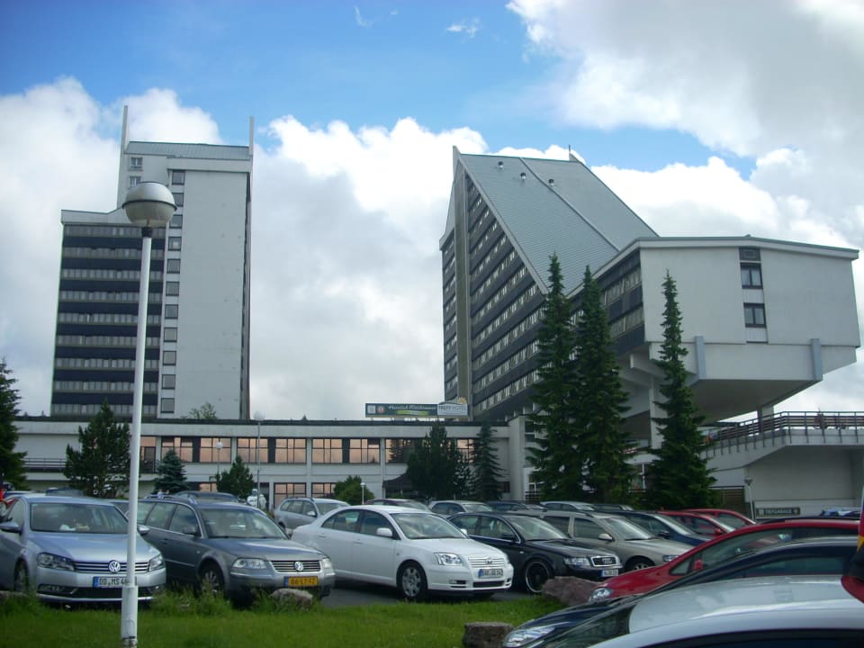 Panorama Treff-Hotel - Blick vom Parkplatz aus AHORN Panorama Hotel Oberhof