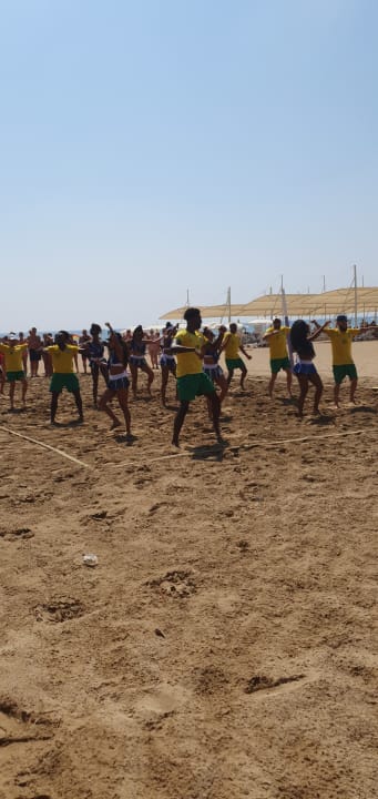 Strand Well Palace Side