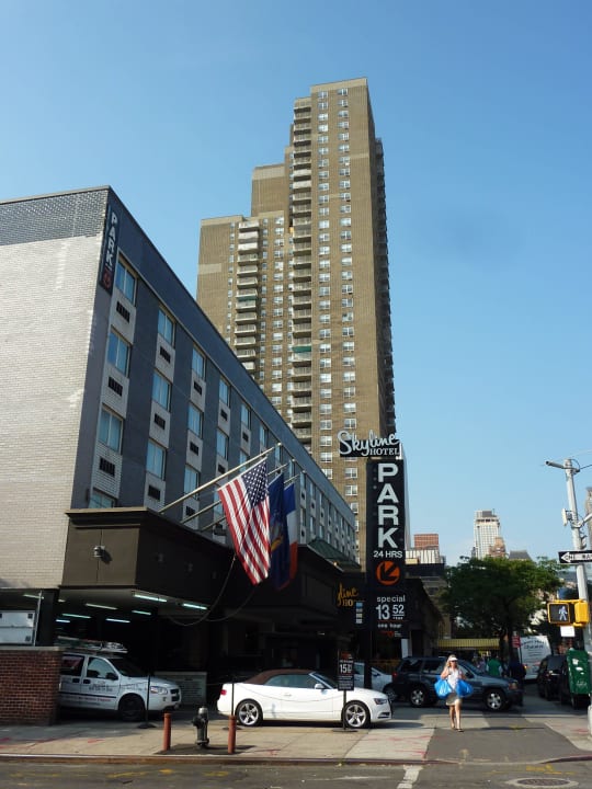 Hoteleingang The Skyline Hotel New York