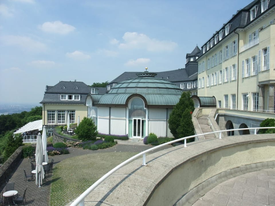 Blick auf Rotunde Steigenberger Icon Grandhotel Petersberg