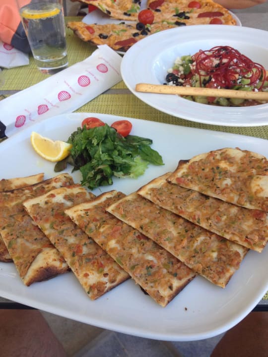 Snack  Acanthus Cennet Barut Collection