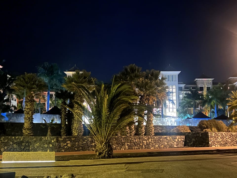 Außenansicht Gran Melia Palacio de Isora Resort