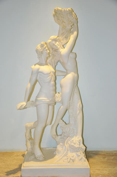 Viele schöne Figuren in der Lobby Lindos Princess Beach Resort & Spa