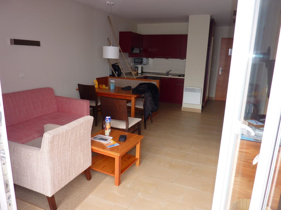 Wohnraum inklusive Küche BEECH Resort Boltenhagen